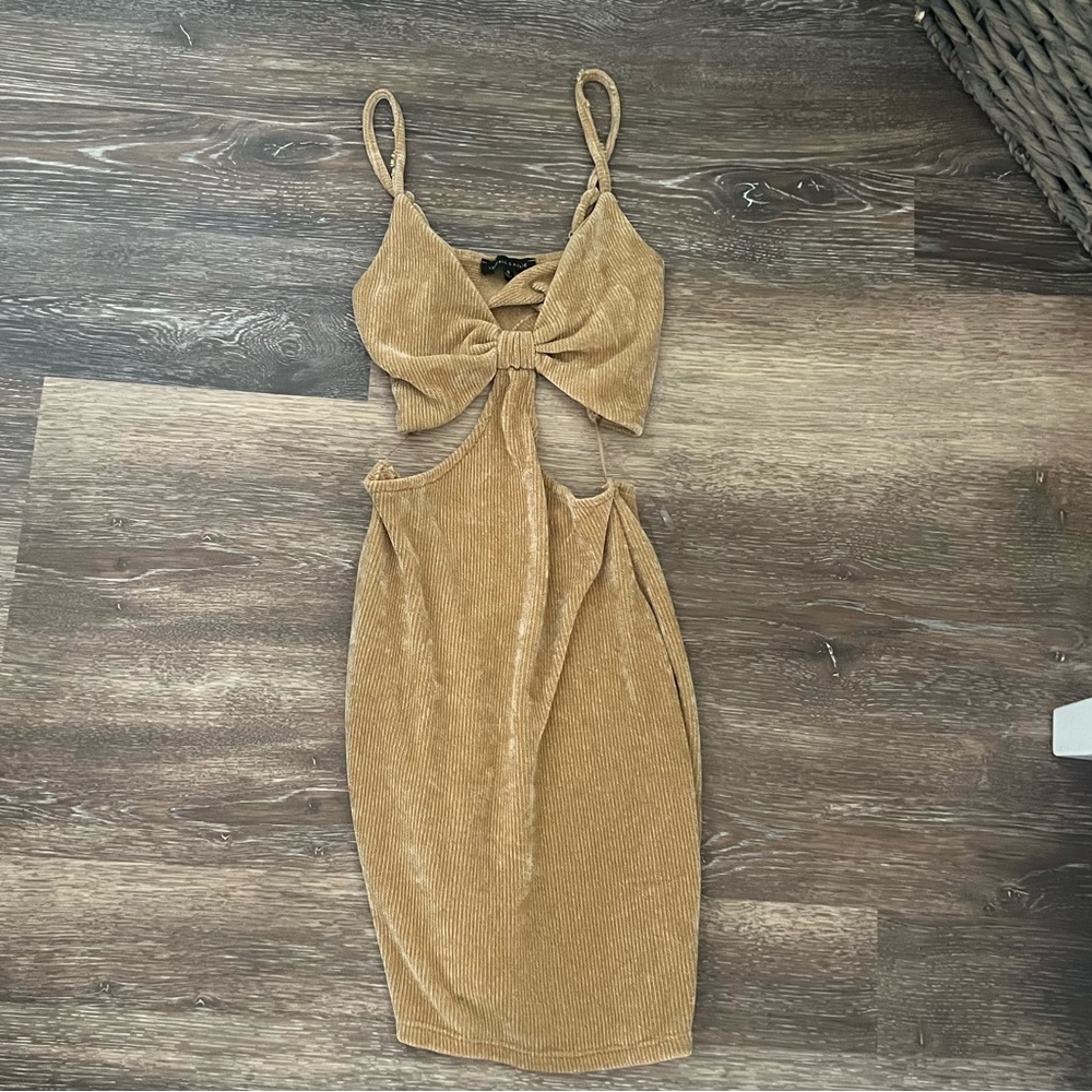 Kendal and Kylie dress